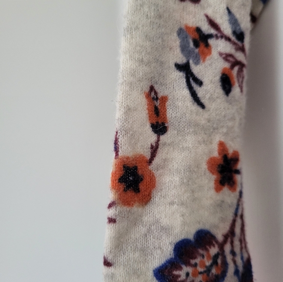 Club Monaco Floral Sweater - Picture 4 of 8